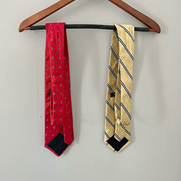 Bundle of Two Brooks Brothers Ties 100% Silk - Picture 4 of 6